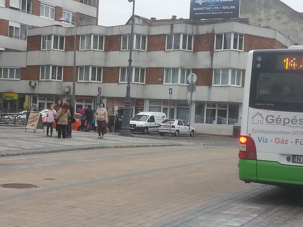 Szinva Apartman Miskolc Luaran gambar